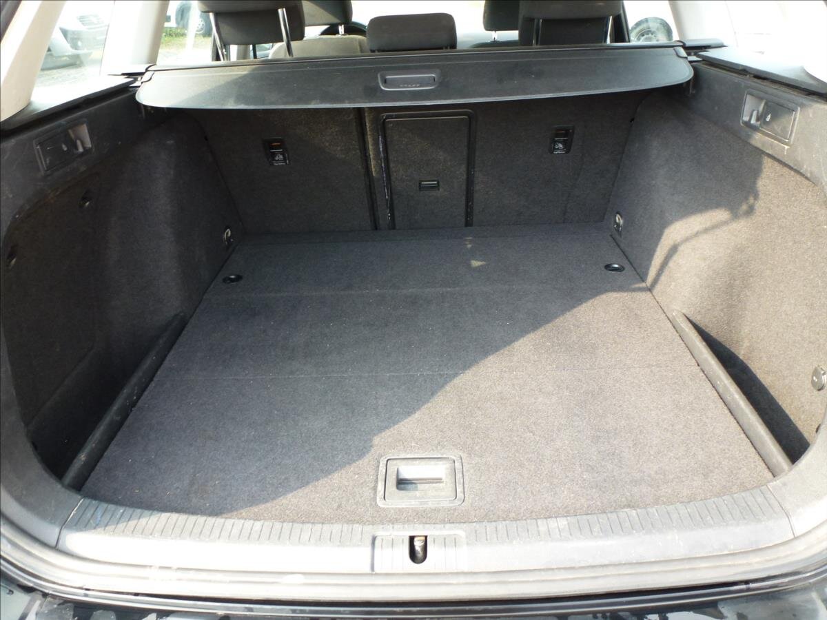 Volkswagen Golf Kombi 1,6 l 81 kw