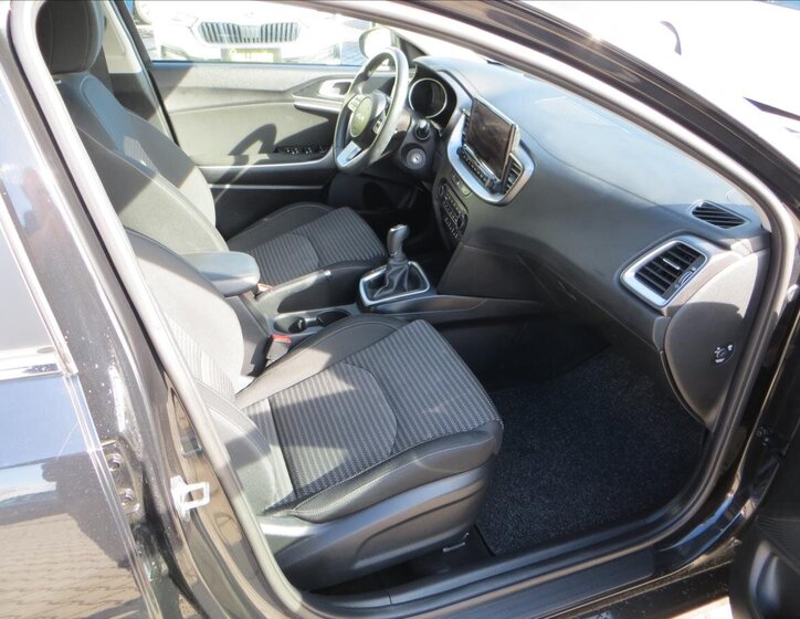 KIA Ceed Hatchback 1,5 l 118 kw