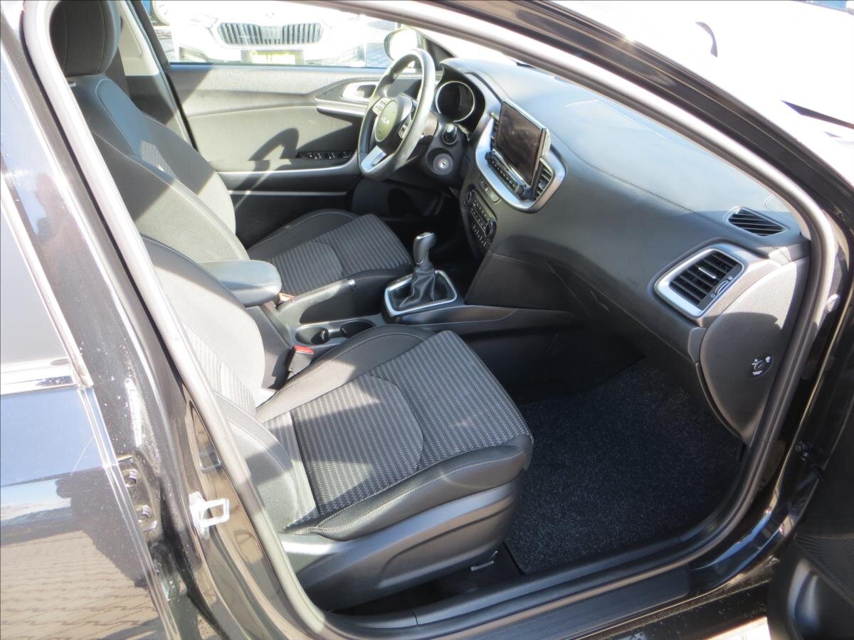 KIA Ceed Hatchback 1,5 l 118 kw