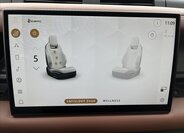 Land Rover Defender SUV / Terénní 4,4 l 467 kw