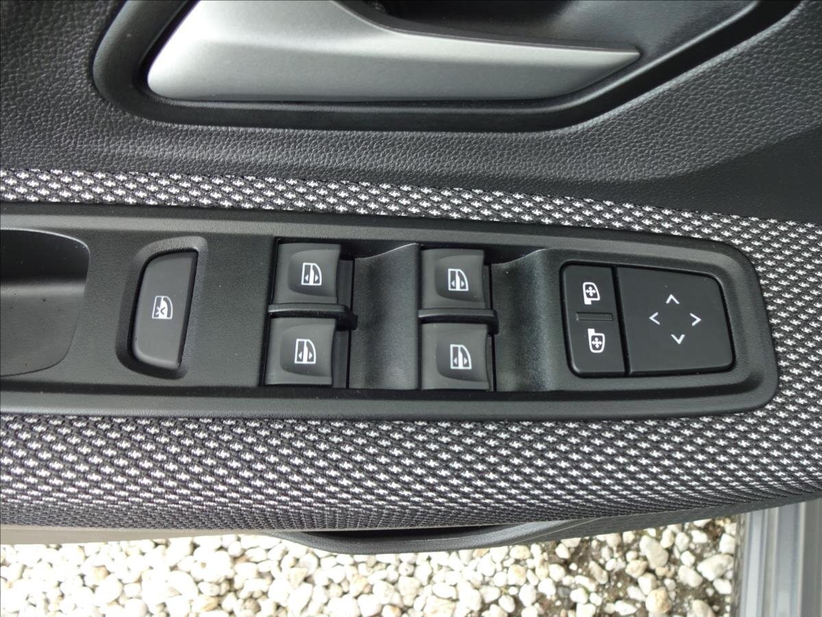 Dacia Sandero Hatchback 999,0 67 kw