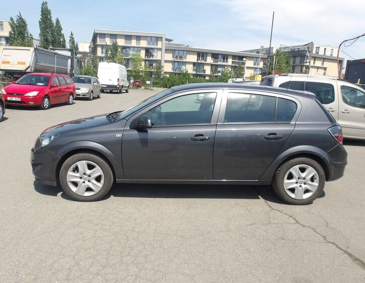 Opel Astra Hatchback 1,4 l 66 kw