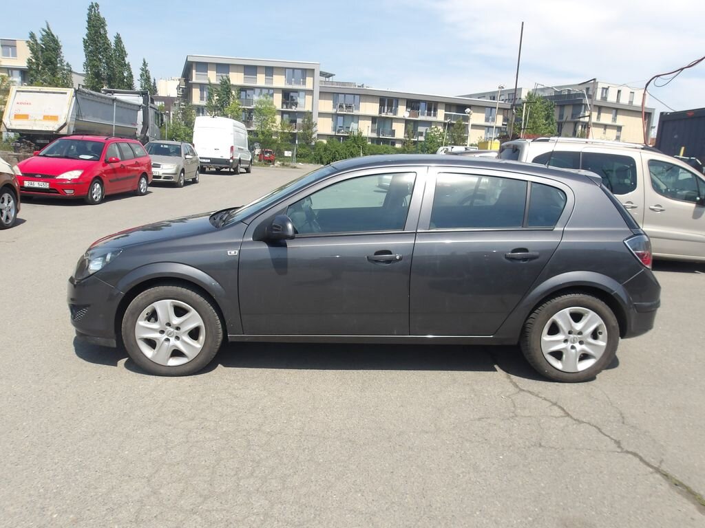 Opel Astra Hatchback 1,4 l 66 kw