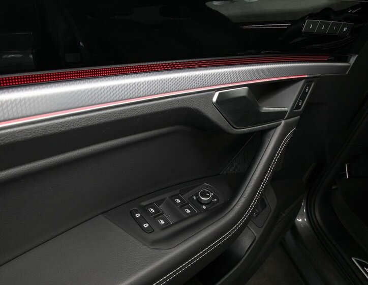 Volkswagen Touareg SUV / Terénní 3,0 l 210 kw