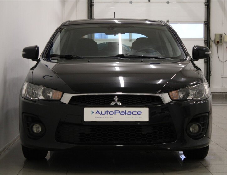 Mitsubishi Lancer Liftback 1,6 l 86 kw