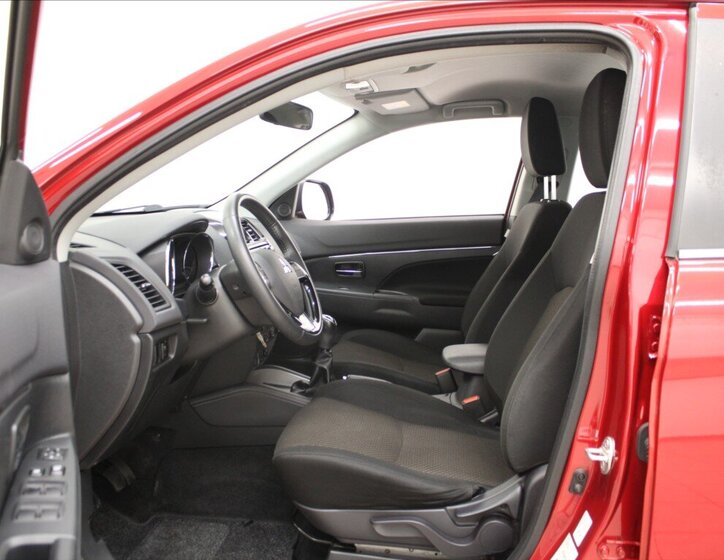 Mitsubishi ASX SUV / Terénní 2,0 l 110 kw