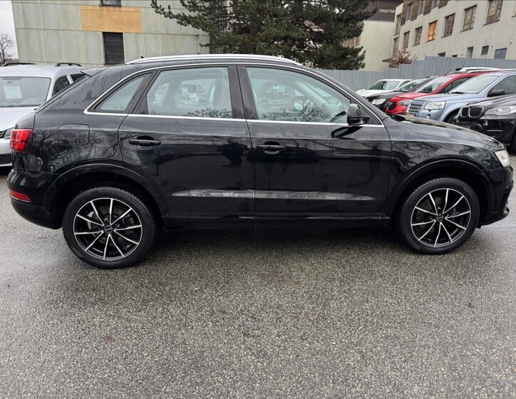 Audi Q3 4