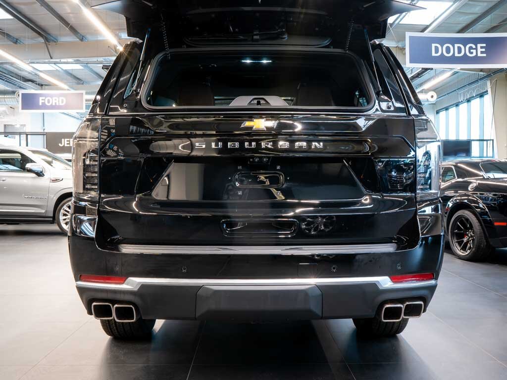 Chevrolet Suburban SUV 6,2 l 313 kw