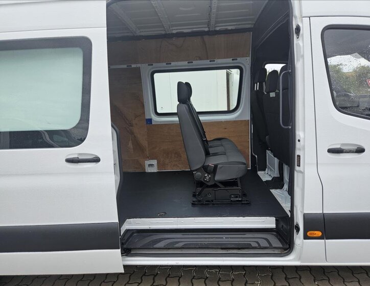 Mercedes-Benz Sprinter 5