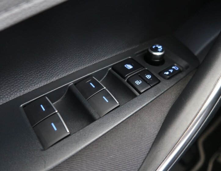 Toyota Corolla Kombi 2,0 l 112 kw