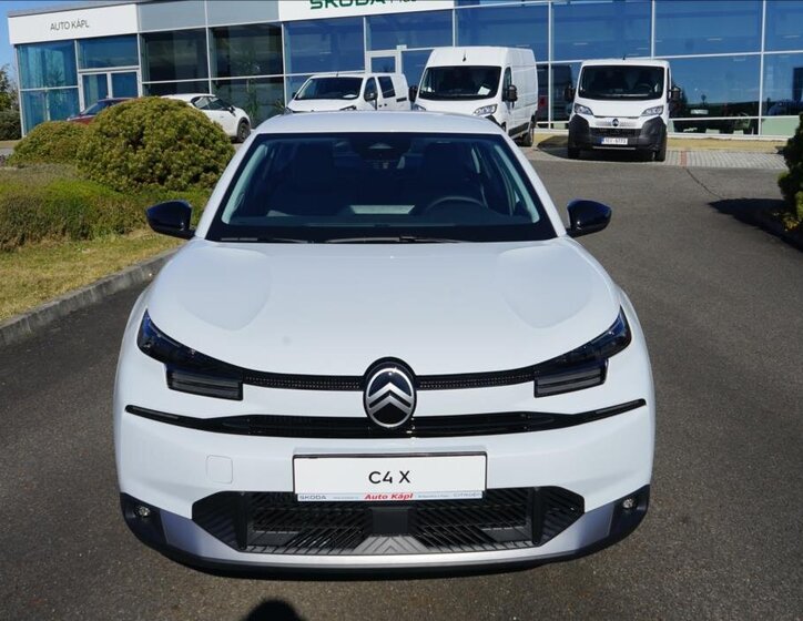 Citroën C4 X Sedan / Limuzína 1,2 l 96 kw