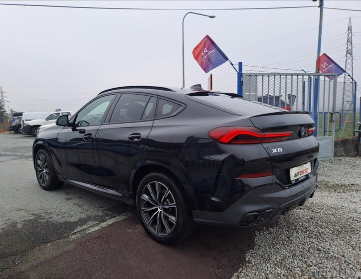 BMW X6 SUV 3,0 l 210 kw