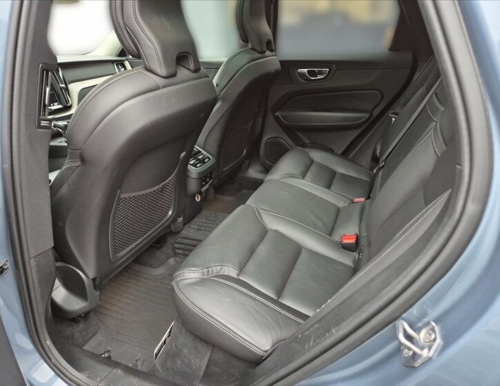 Volvo XC60 SUV / Terénní 2,0 l 177 kw