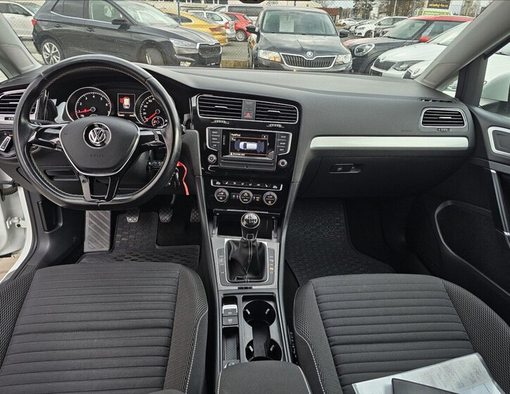 Volkswagen Golf 22