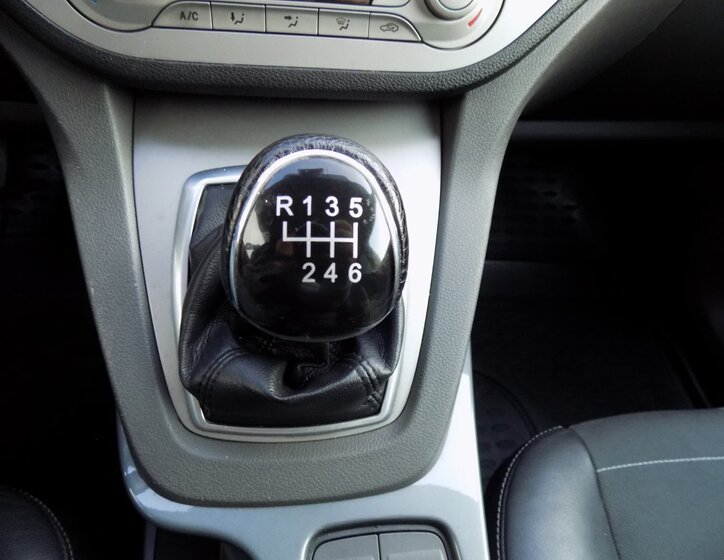 Ford Kuga SUV / Terénní 2,0 l 120 kw