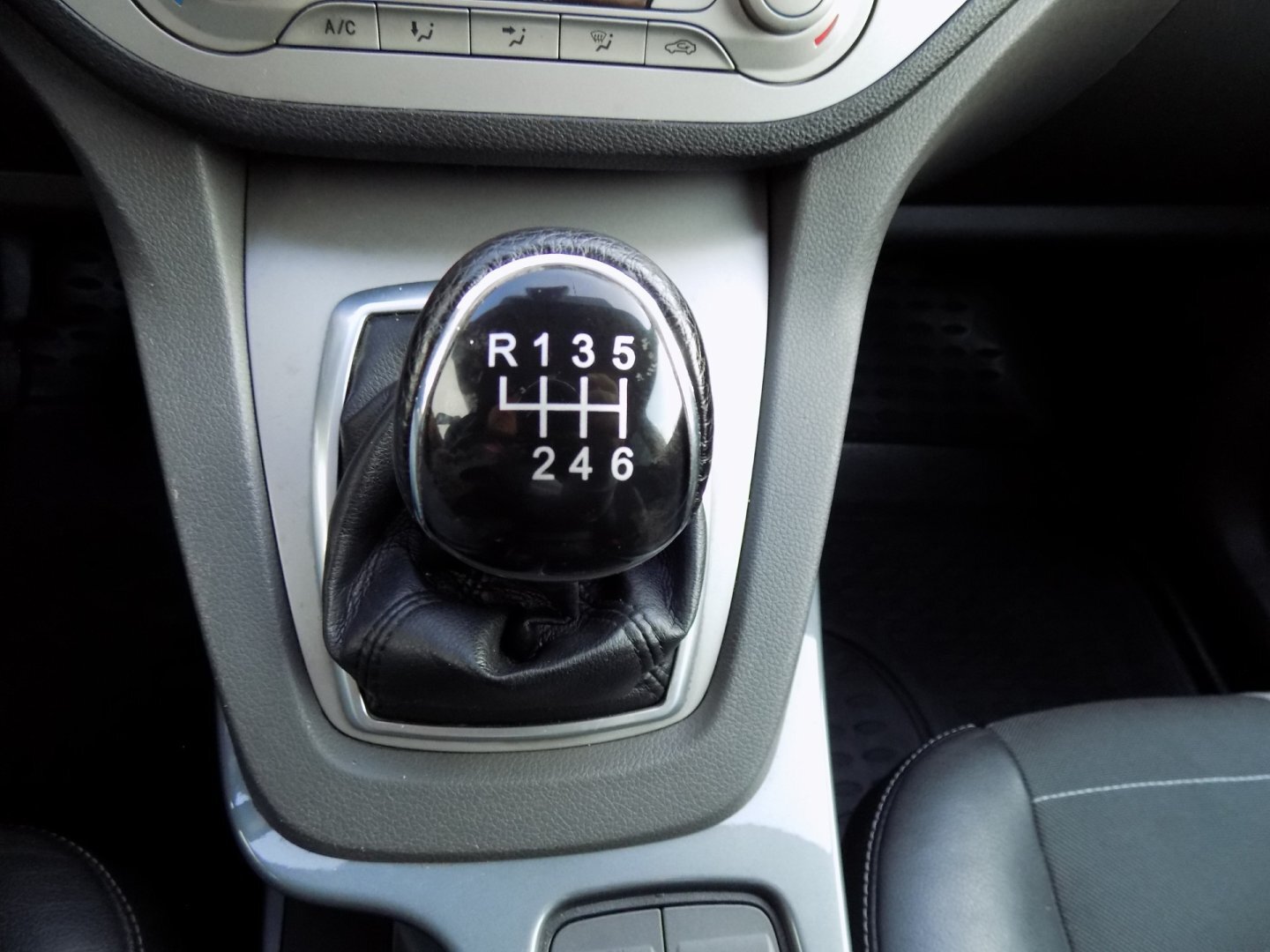 Ford Kuga SUV / Terénní 2,0 l 120 kw