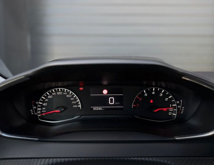 Peugeot 208 Hatchback 1,2 l 74 kw