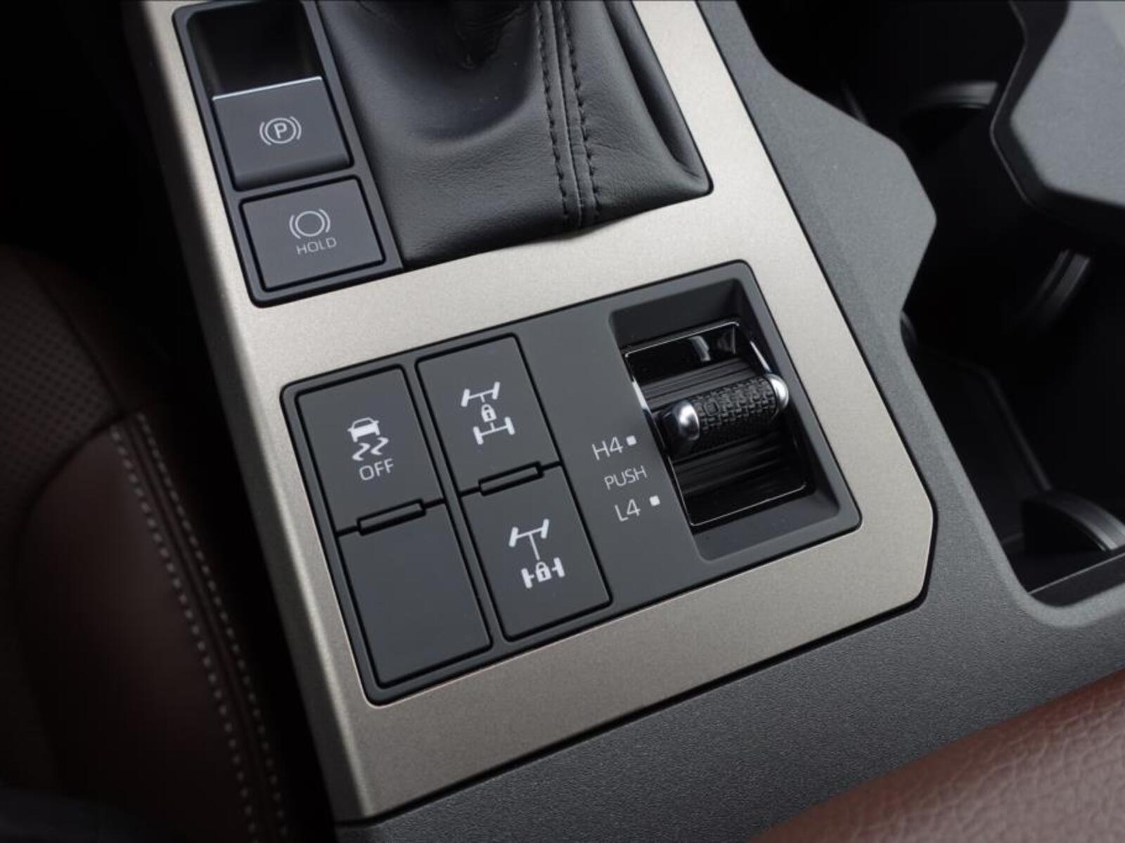 Toyota Land Cruiser 27