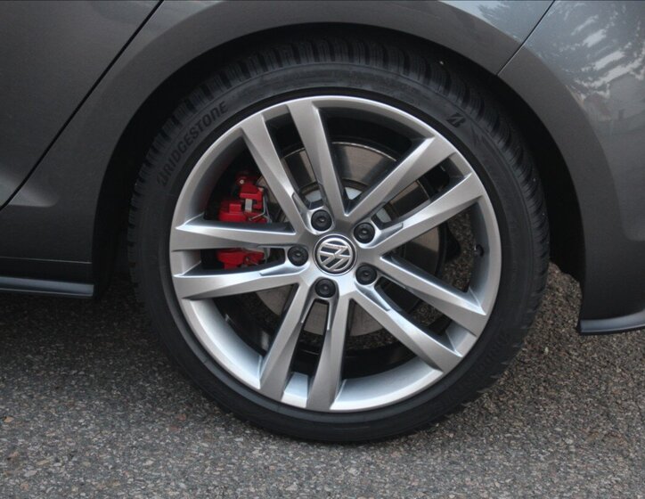 Volkswagen Golf Hatchback 2,0 l 180 kw