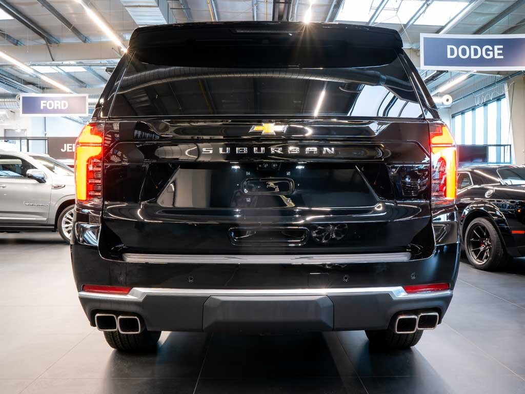 Chevrolet Suburban SUV 6,2 l 313 kw