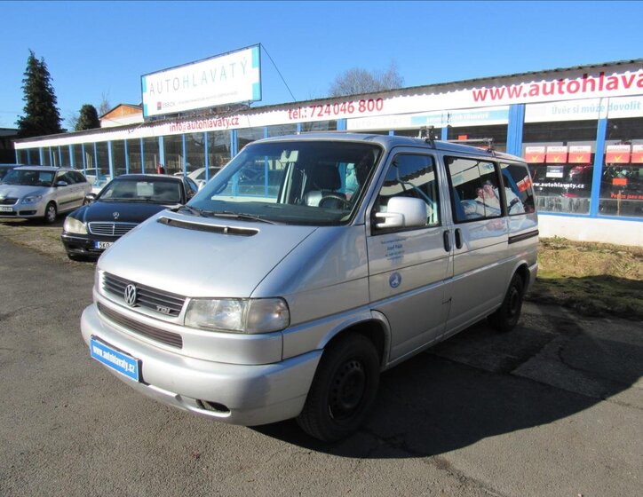 Volkswagen Caravelle Kombi 2,5 l 75 kw