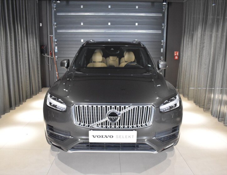 Volvo XC90 SUV / Terénní 2,0 l 177 kw