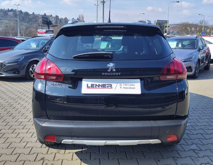Peugeot 2008 SUV / Terénní 1,2 l 81 kw