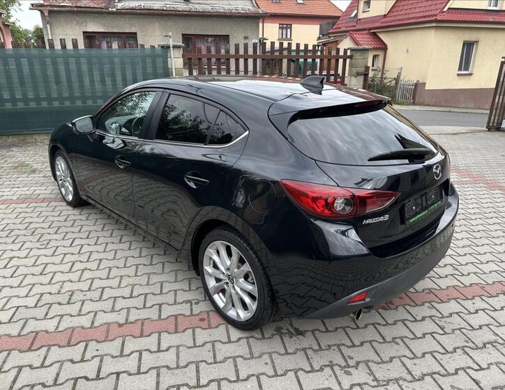 Mazda 3 7
