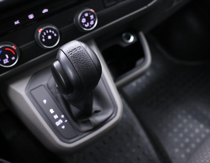 Volkswagen Transporter 28