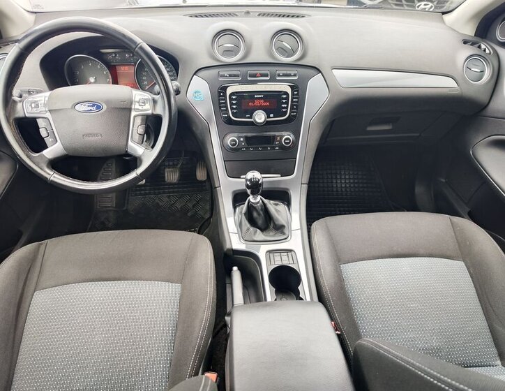 Ford Mondeo Kombi 1,6 l 118 kw
