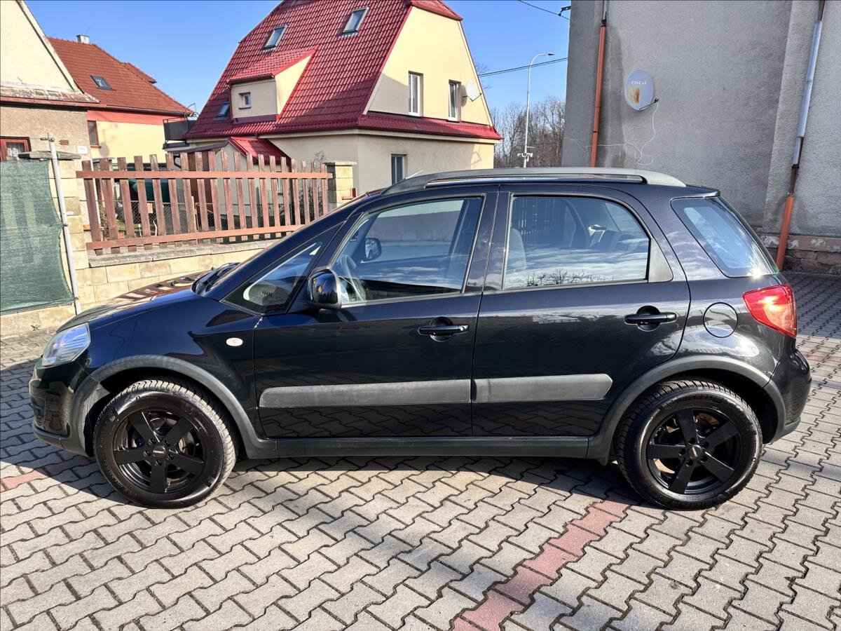 Suzuki SX4 Hatchback 1,6 l 88 kw