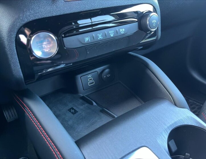 Ford Kuga SUV / Terénní 2,5 l 134 kw