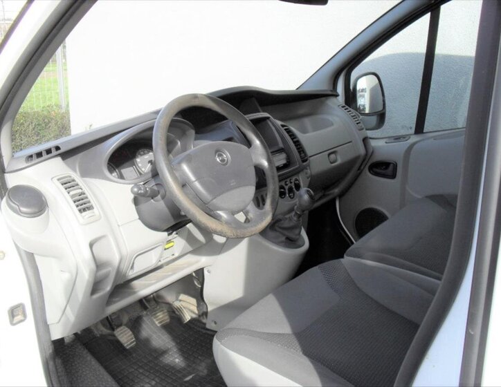 Opel Vivaro 11