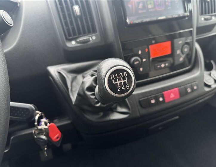 Peugeot Ostatní Ostatní 3,0 l 130 kw