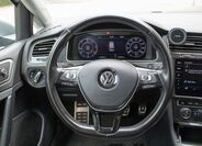 Volkswagen Golf 11