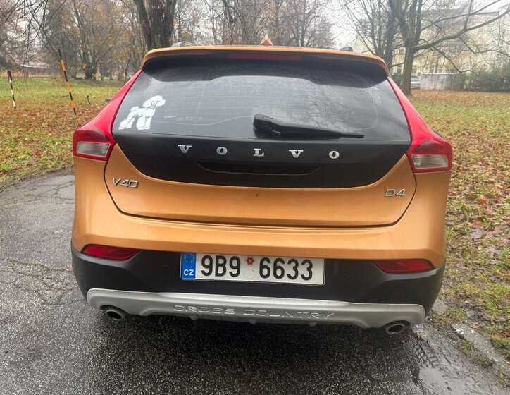 Volvo V40 4