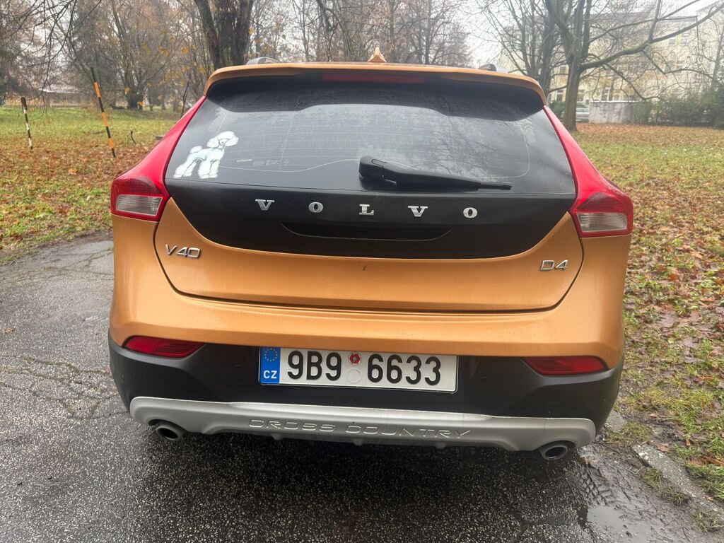 Volvo V40