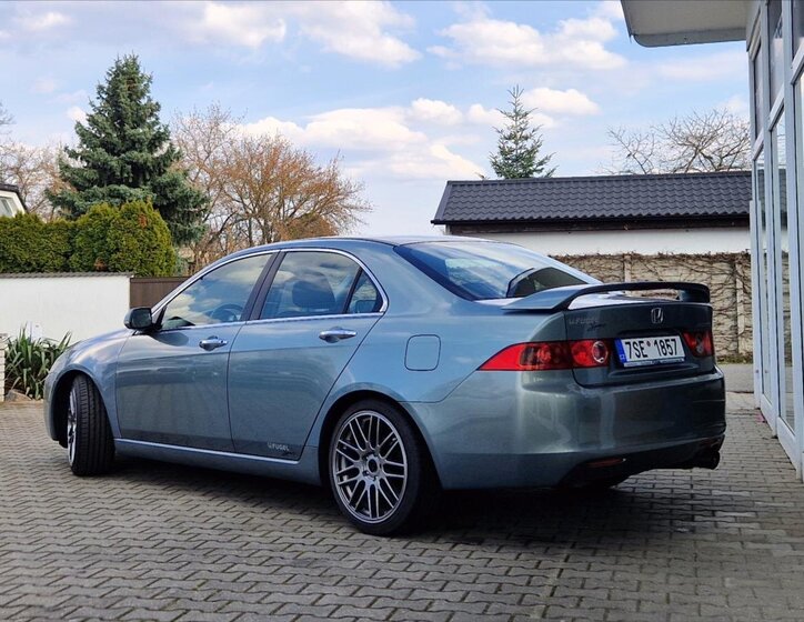 Honda Accord Sedan / Limuzína 2,0 l 114 kw