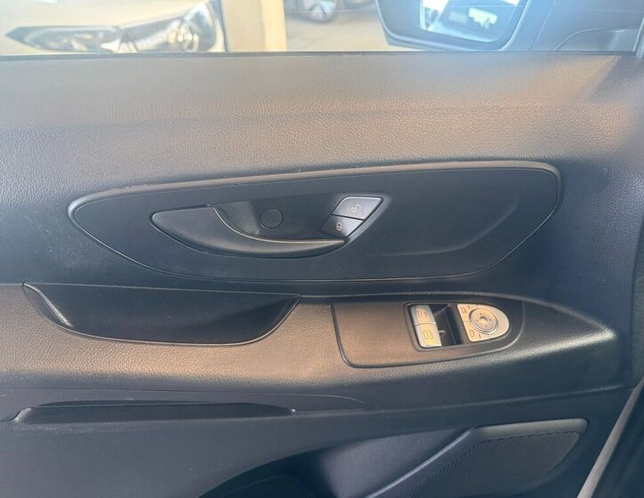 Mercedes-Benz Vito 11