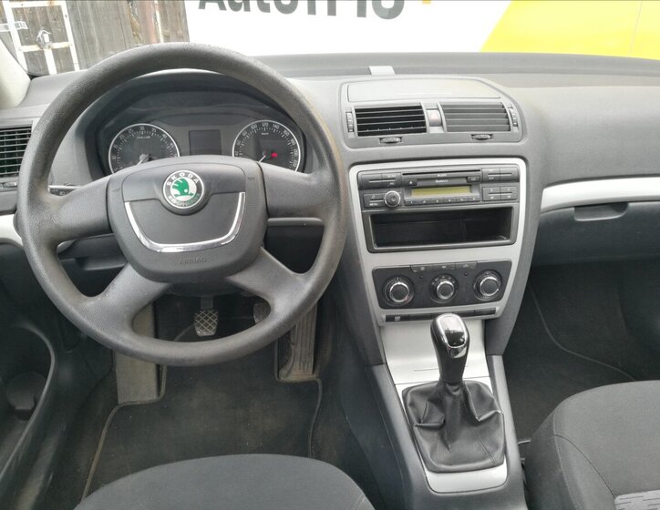 Škoda Octavia Sedan / Limuzína 1,6 l 77 kw