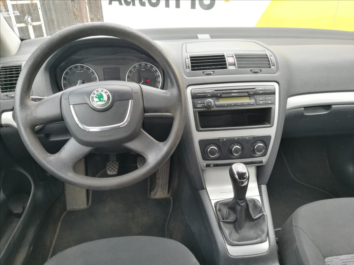 Škoda Octavia Sedan / Limuzína 1,6 l 77 kw