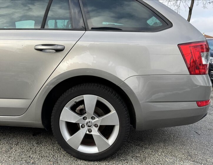 Škoda Octavia Kombi 2,0 l 110 kw