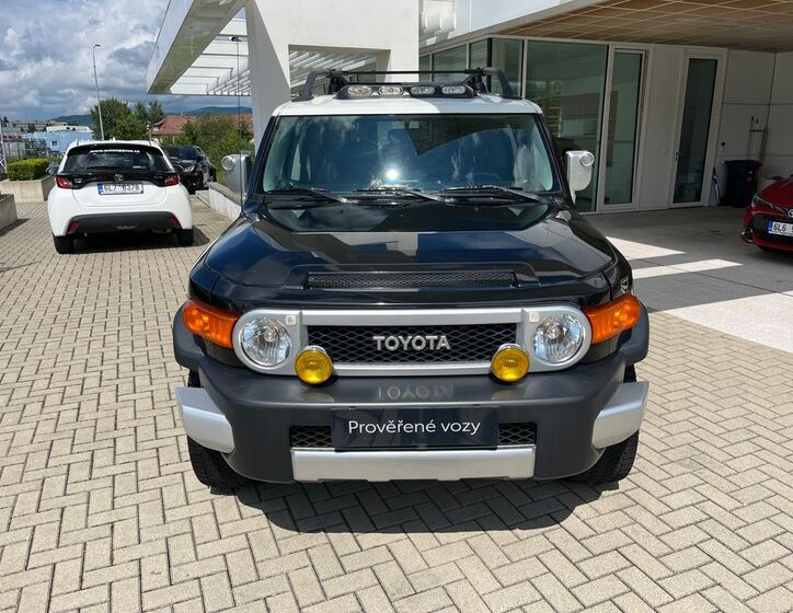 Toyota FJ 9