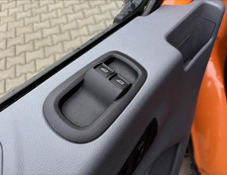 Ford Transit Valník 2,0 l 96 kw