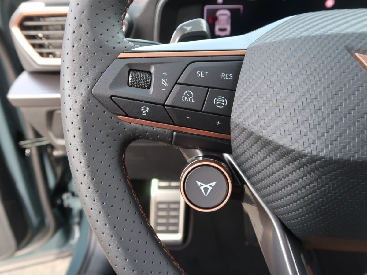 Cupra Formentor SUV / Terénní 2,0 l 195 kw