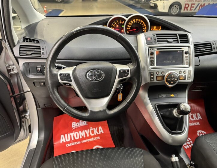 Toyota Verso Kombi 2,0 l 93 kw