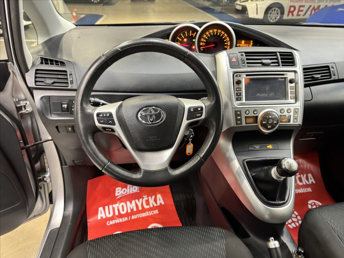 Toyota Verso Kombi 2,0 l 93 kw