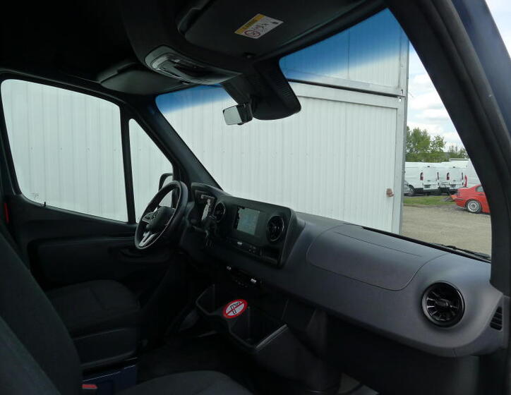 Mercedes-Benz Sprinter 10