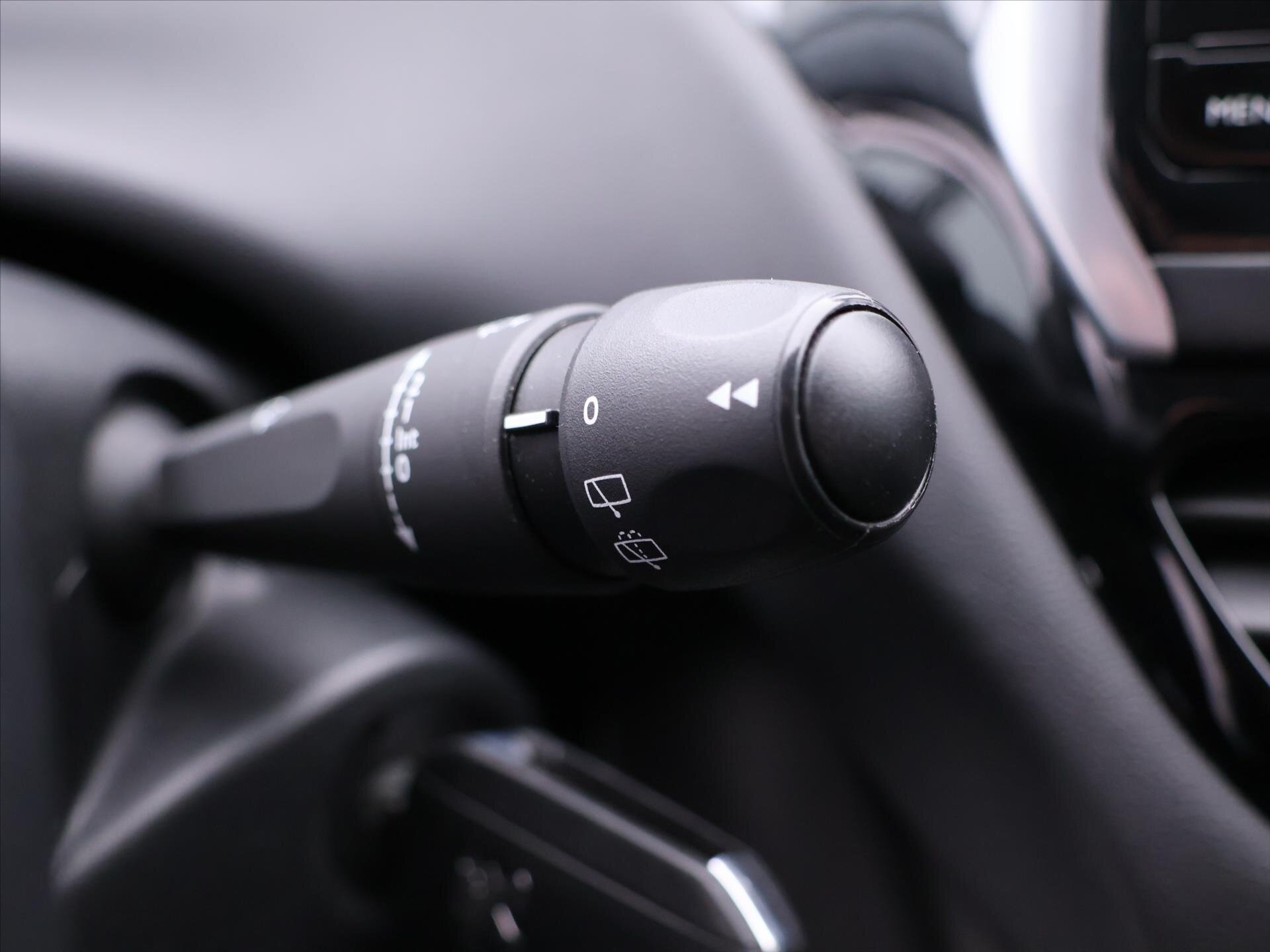 Peugeot 208 Hatchback 1,2 l 60 kw