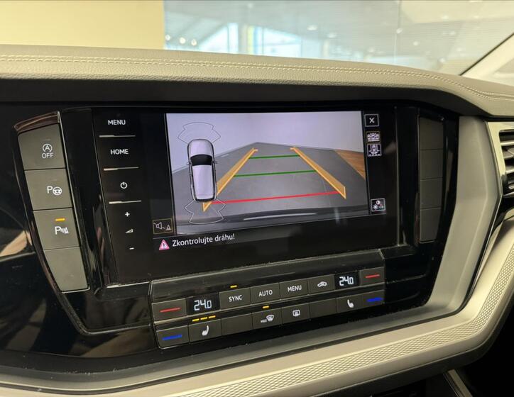 Volkswagen Touareg 13